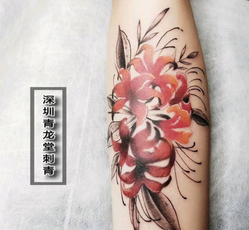 彼岸花纹身图片_手部新传统水彩纹身图案