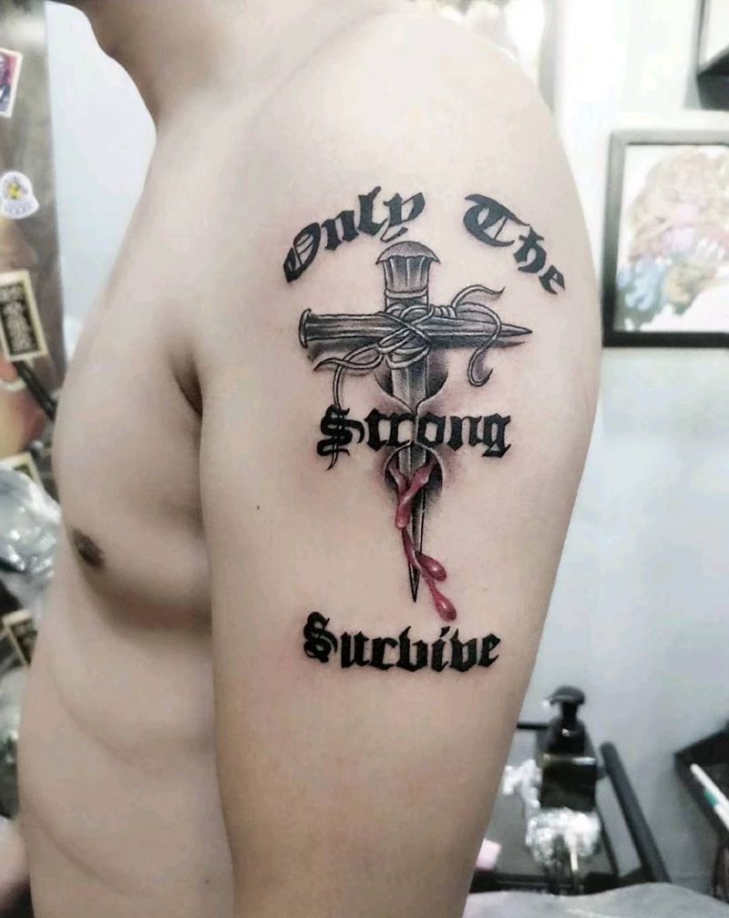 穿皮十字架纹身图片_手部欧美写实纹身图案