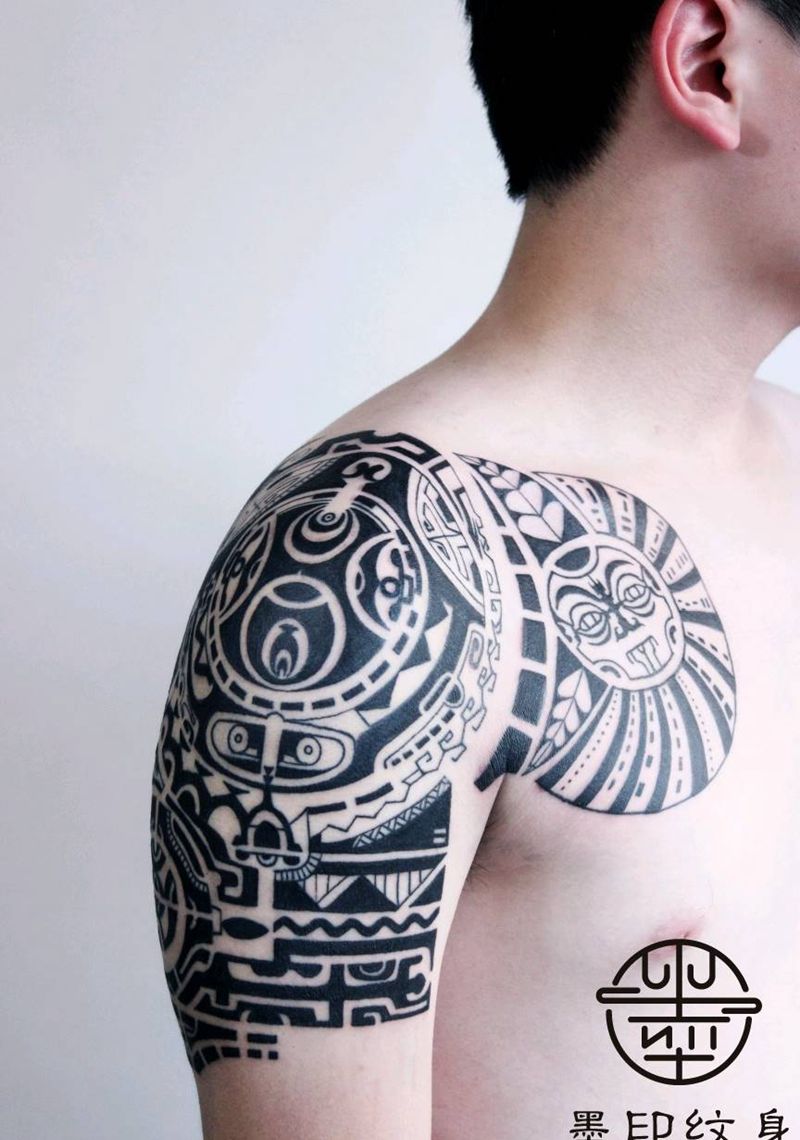 半甲图腾纹身图片_肩部手臂图腾点刺图腾半甲纹身图案