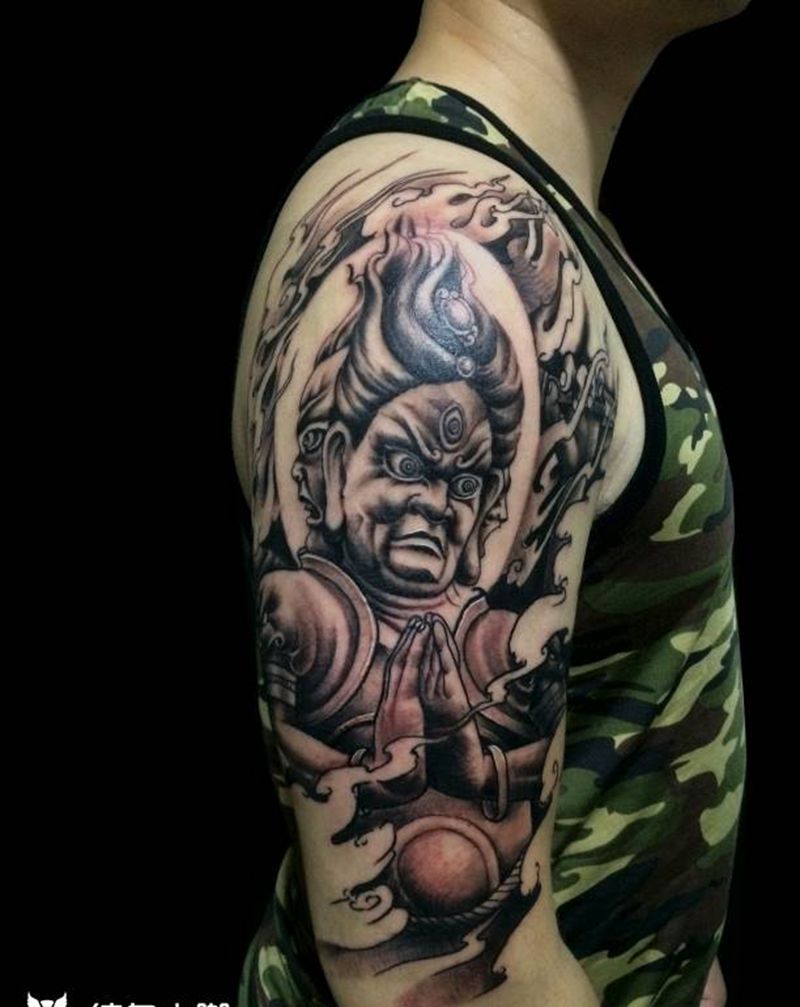 三面佛纹身图片_肩部手臂新传统纹身图案