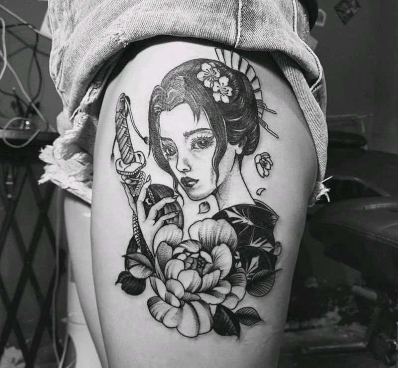 美女系列纹身图片_腿部纹身图案