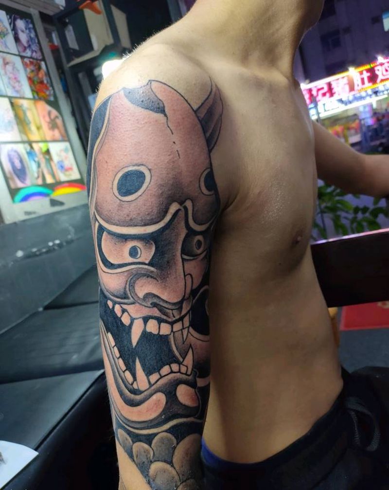 般若＋小浪臂，组成的花臂纹身图片_手臂老传统纹身图案