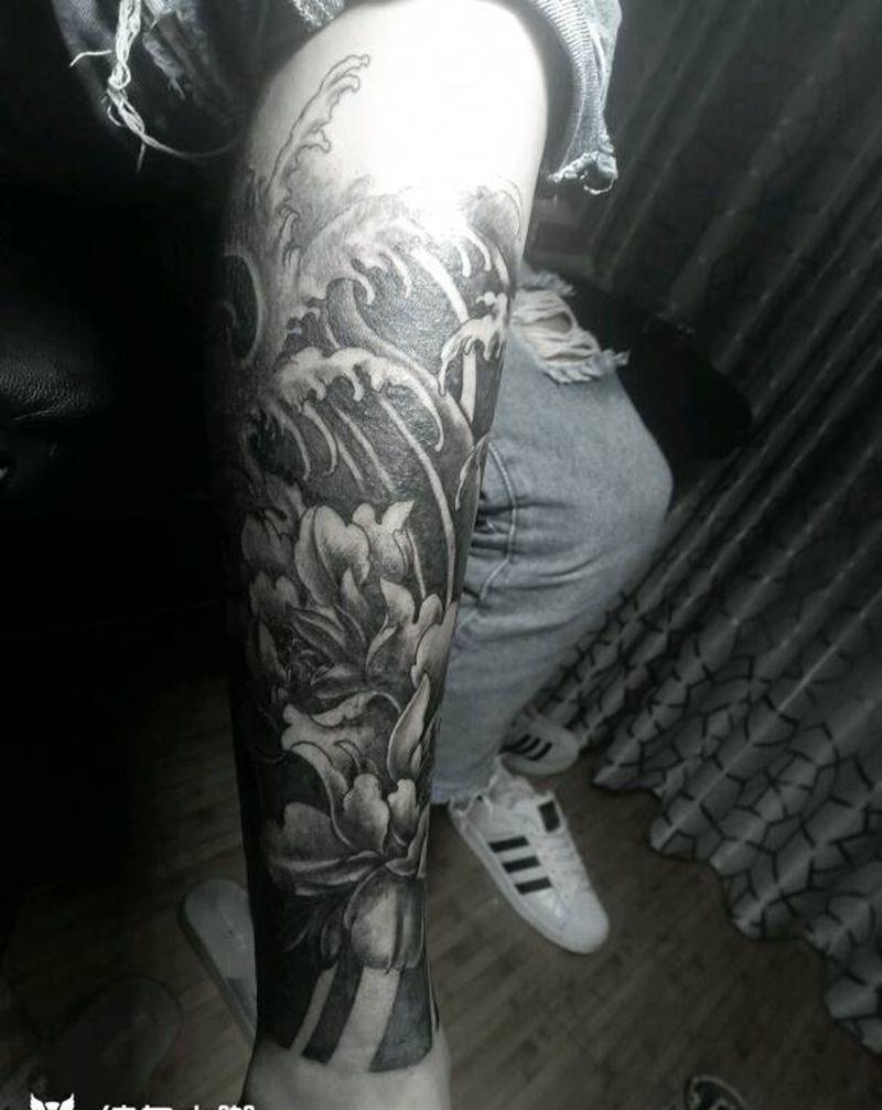 浪花包腿纹身图片_腿部传统原创成品纹身图案