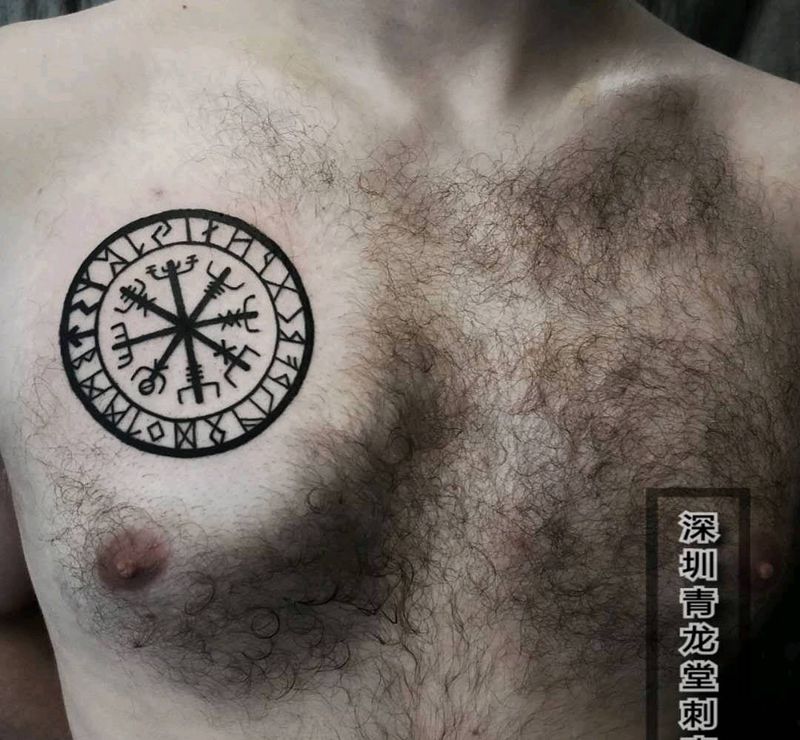 图标纹身图片_胸部图腾纹身图案