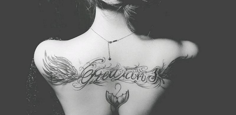 翅膀船锚纹身图片