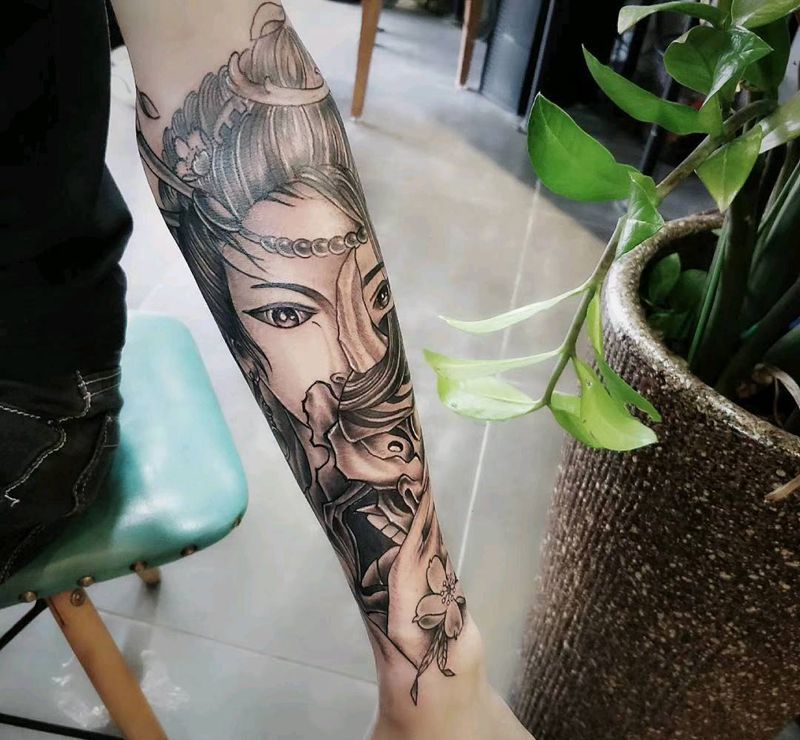 小臂纹身,小臂艺妓纹身图片_手臂新传统纹身图案