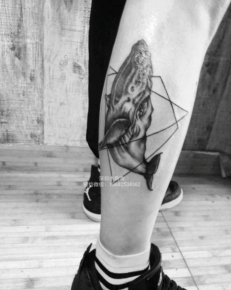 鲸鱼纹身图片_脚部纹身图案