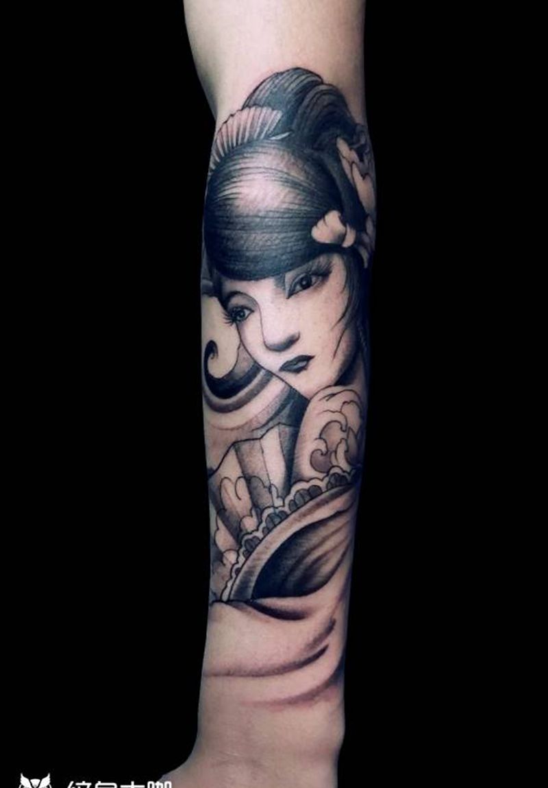 艺妓纹身图片_肩部手臂新传统艺妓纹身图案