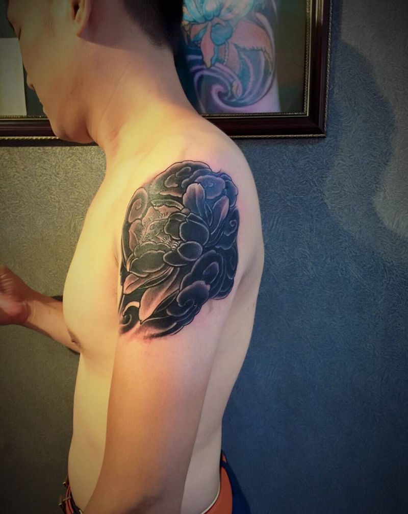 大臂荷花遮盖旧图，纹身图片