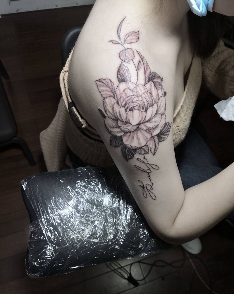 素花纹身图片_肩部点刺纹身图案