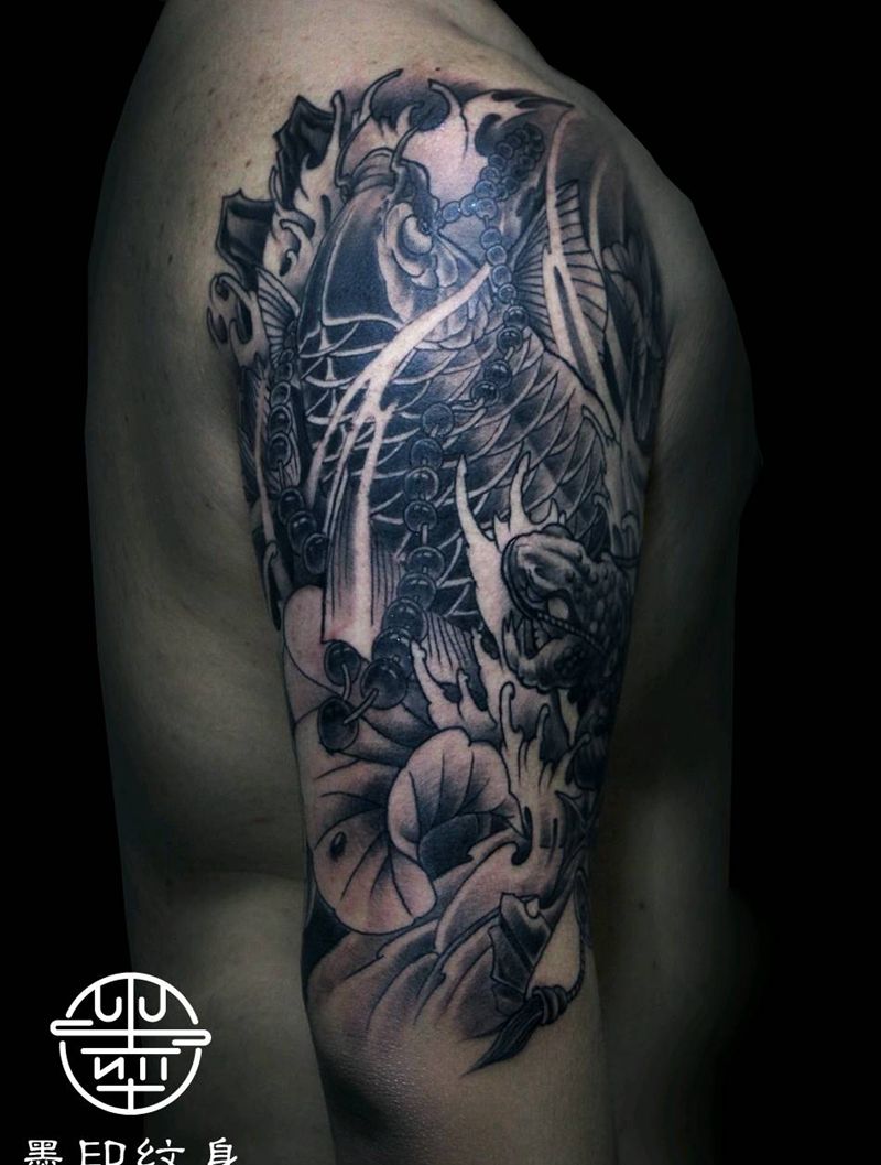 鲤鱼纹身图片_手臂腿部新传统鱼鲤鱼包腿鲤鱼纹身图案