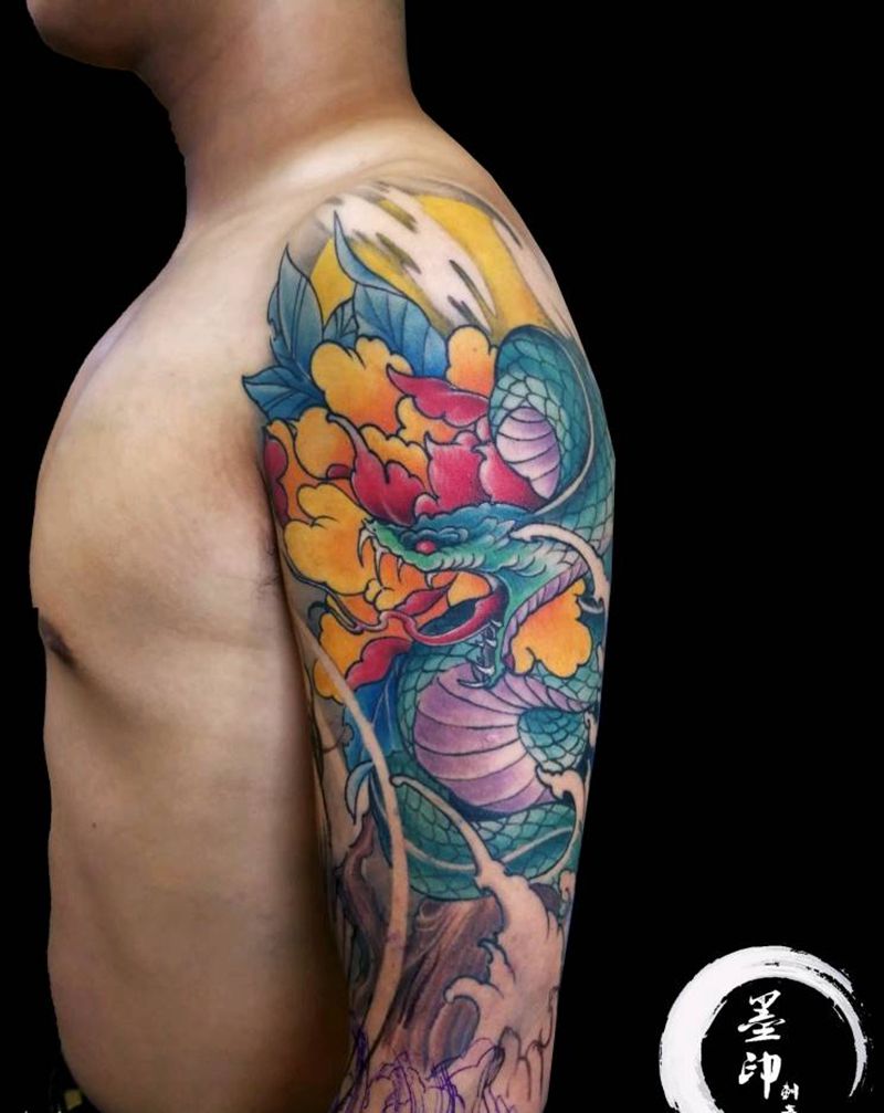 蛇纹身图片_肩部手臂新传统蛇纹身图案