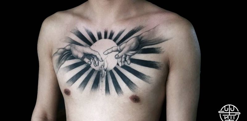 手势【恢复】纹身图片_胸部欧美写实手势手纹身图案