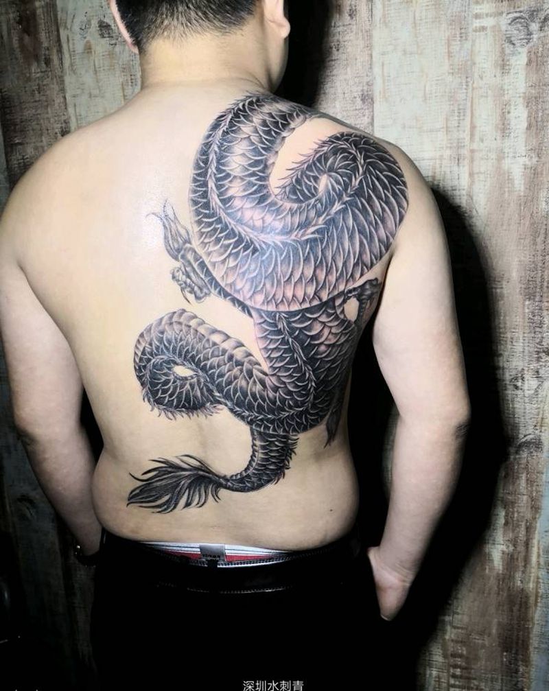 过肩龙纹身图片