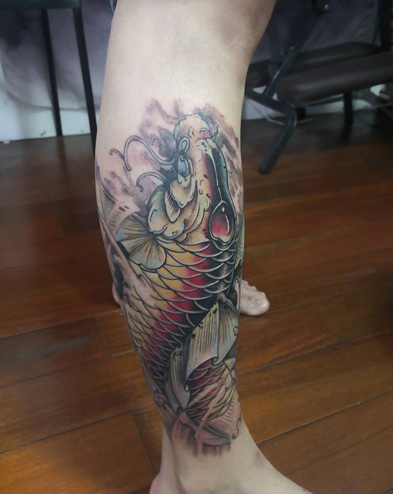 鲤鱼纹身图片_腿部老传统纹身图案