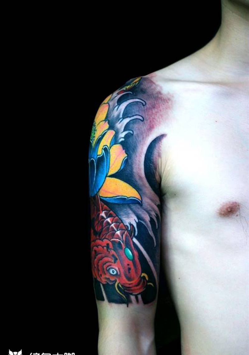 遮盖图纹身图片_手臂新传统鲤鱼遮盖纹身图案