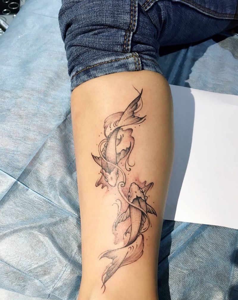 小鱼纹身图片_腿部新传统纹身图案