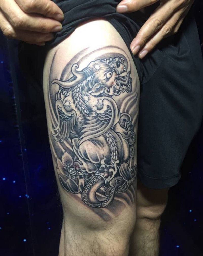 大腿貔貅纹身图片_大腿纹身图案