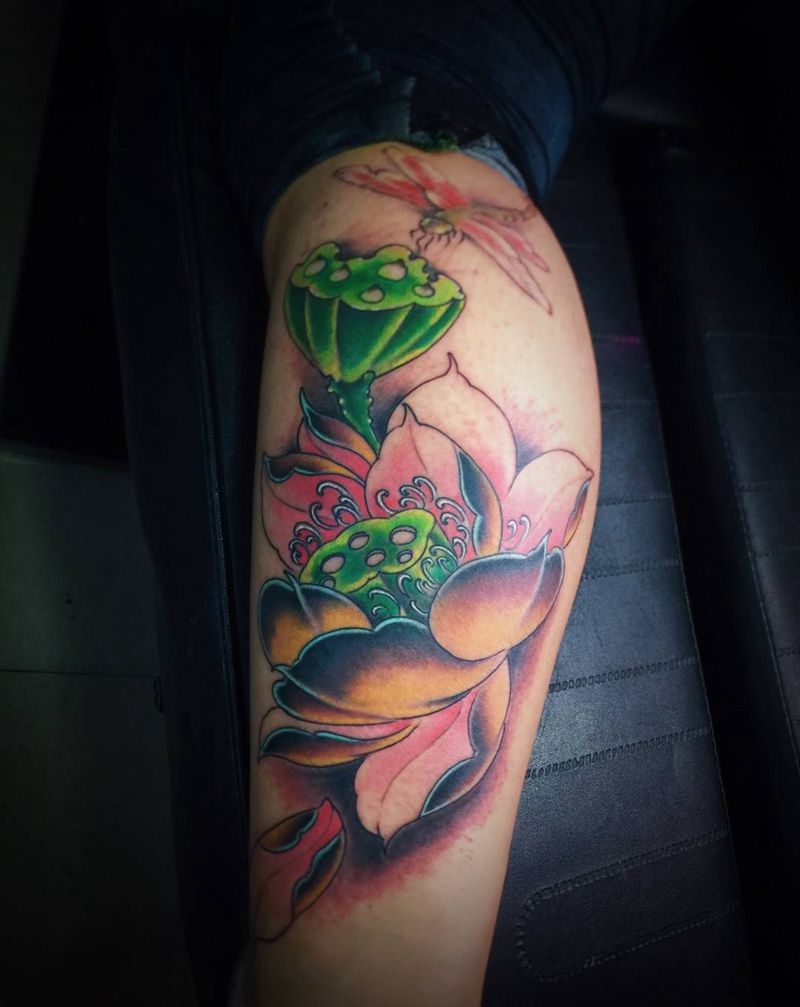 小腿荷花纹身图片