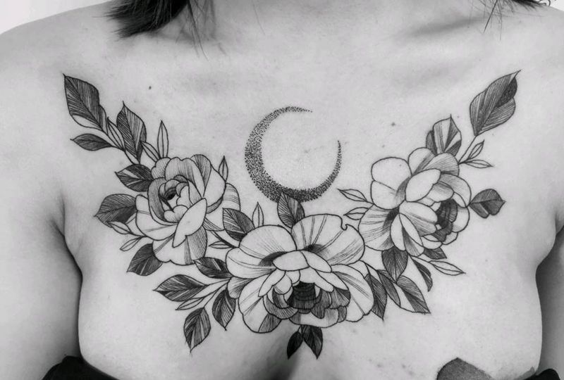 素花纹身图片_胸部点刺纹身图案