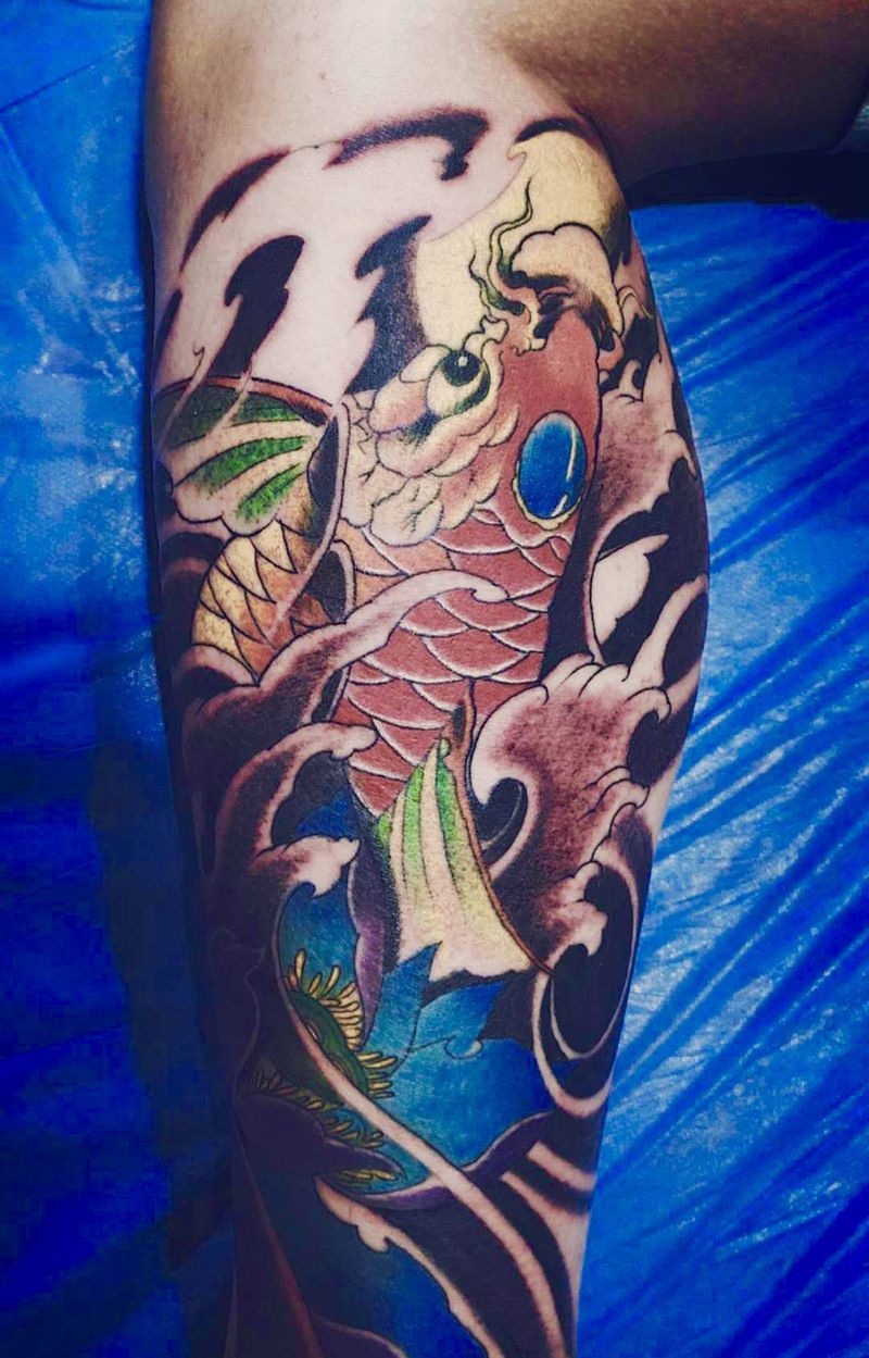 锦鲤纹身图片_腿部纹身图案