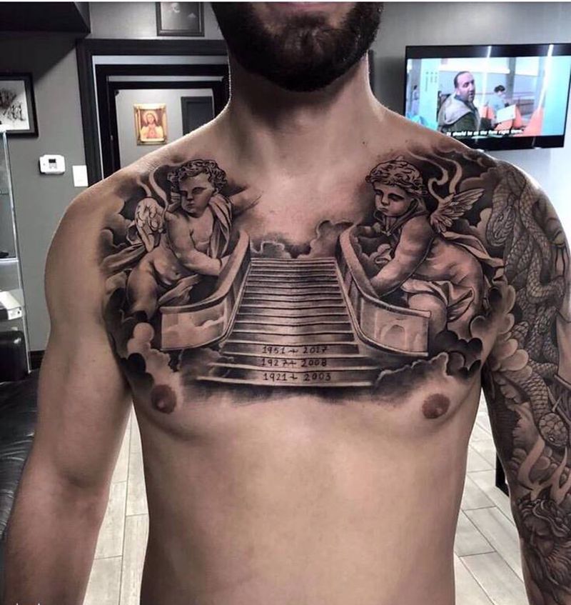 花胸纹身图片_欧美写实纹身图案