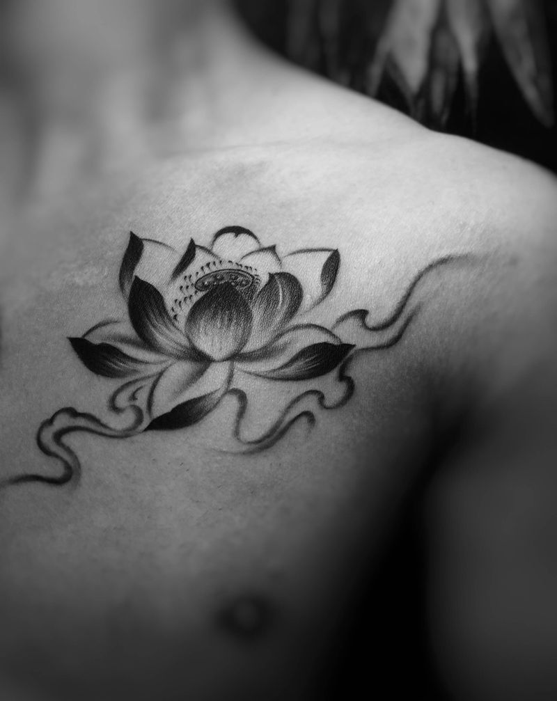 莲纹身图片_胸部纹身图案
