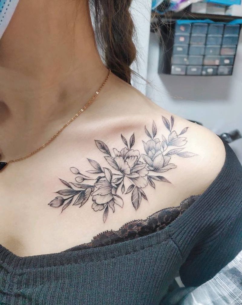 素花纹身图片_胸部点刺纹身图案