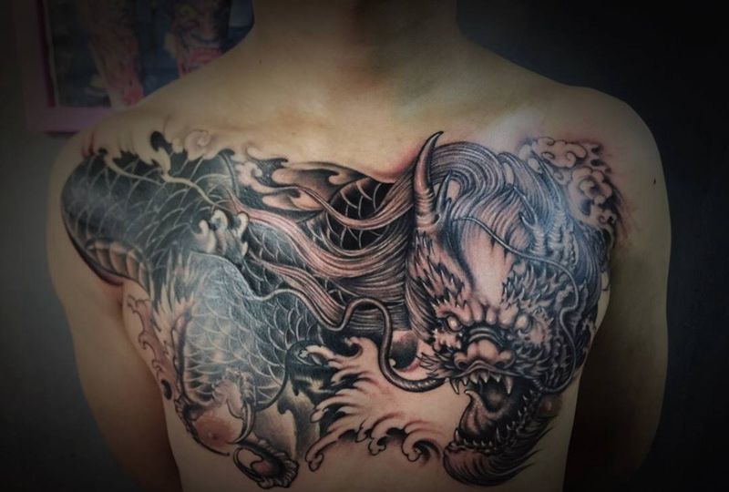 花胸遮盖纹身图片