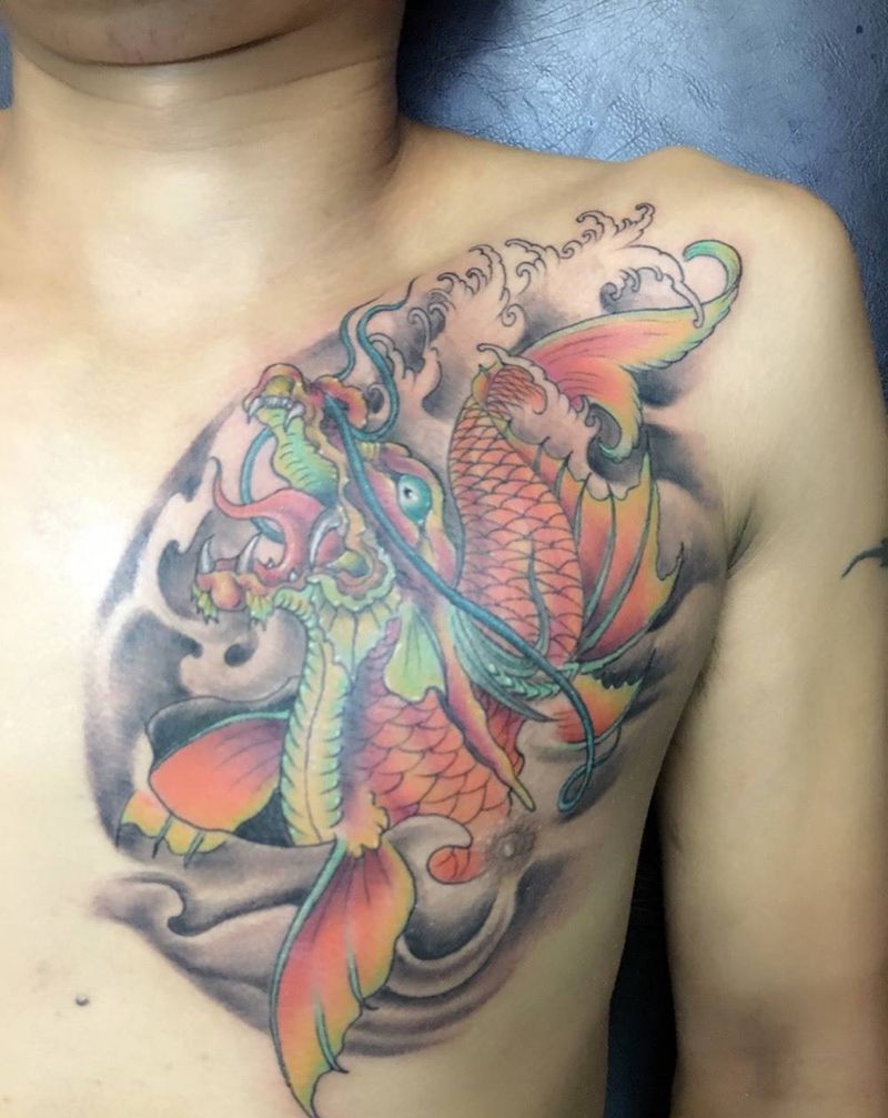 龙鱼纹身图片_成品胸部传统动物纹身图案