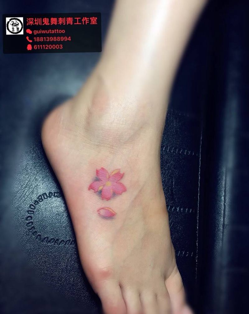 小樱花纹身图片