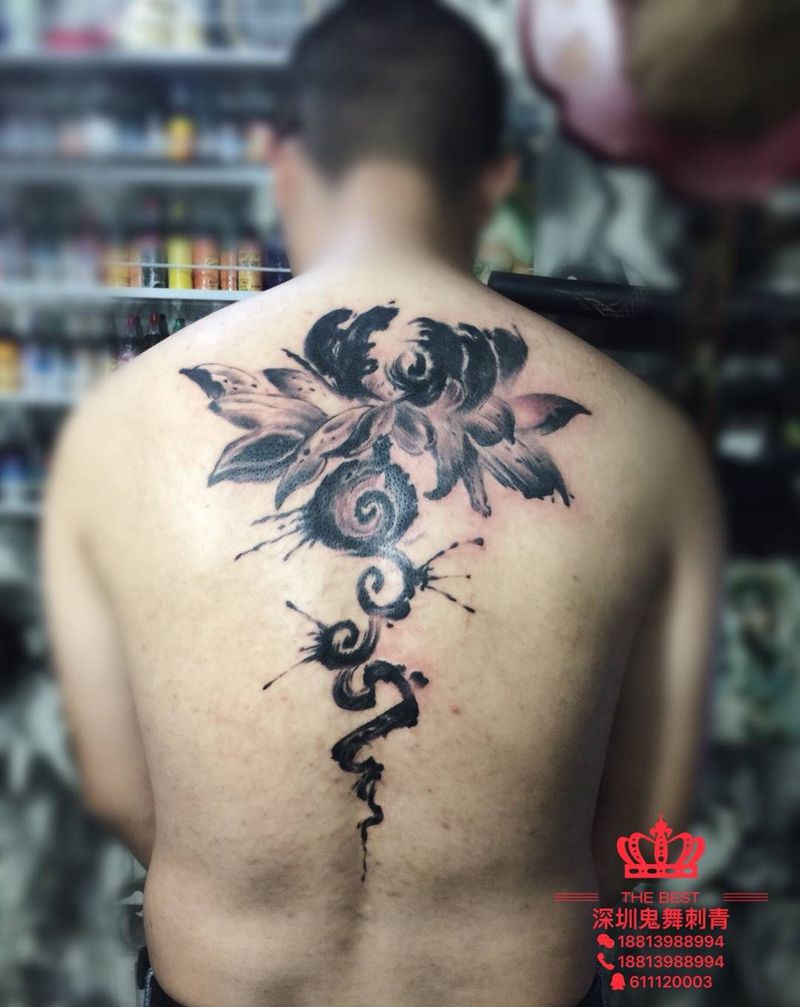 水墨荷花纹身图片