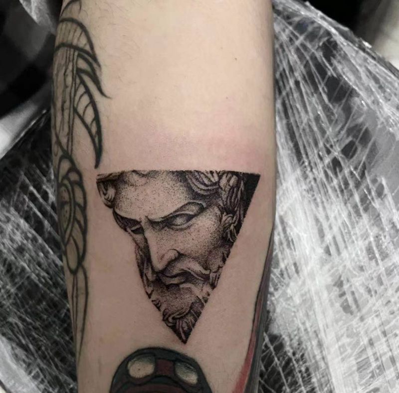 微雕纹身图片_手臂点刺纹身图案