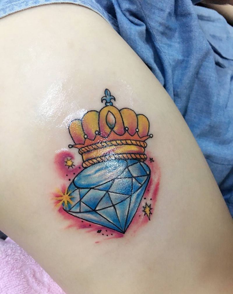 钻石皇冠纹身图片_成品腿部欧美纹身图案