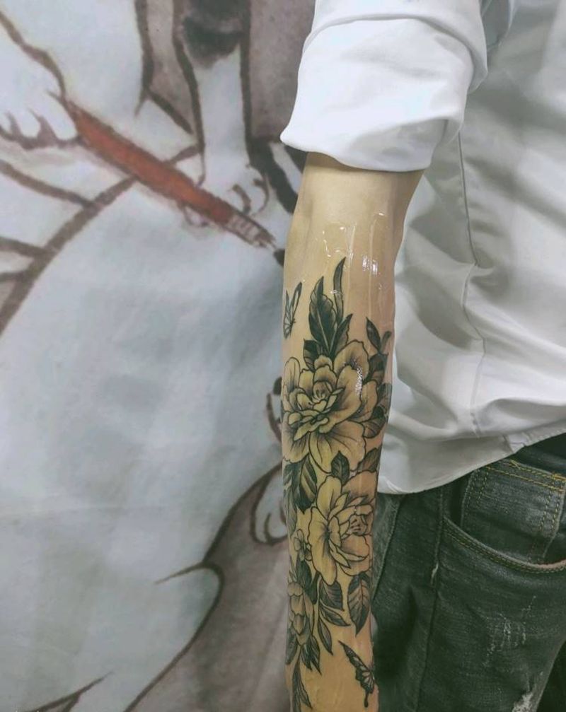 男士手臂（素花）纹身图片_手部新传统纹身图案