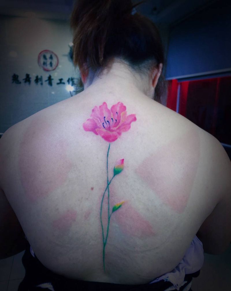 满背花纹身图片