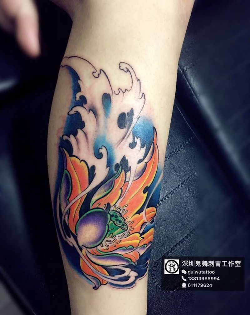 小腿荷花纹身图片