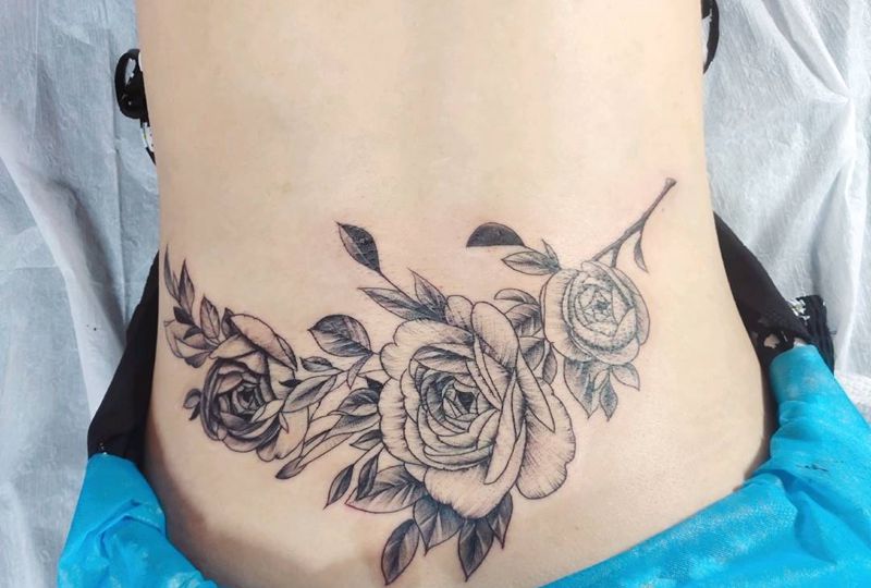 腰花纹身图片_腰部点刺纹身图案