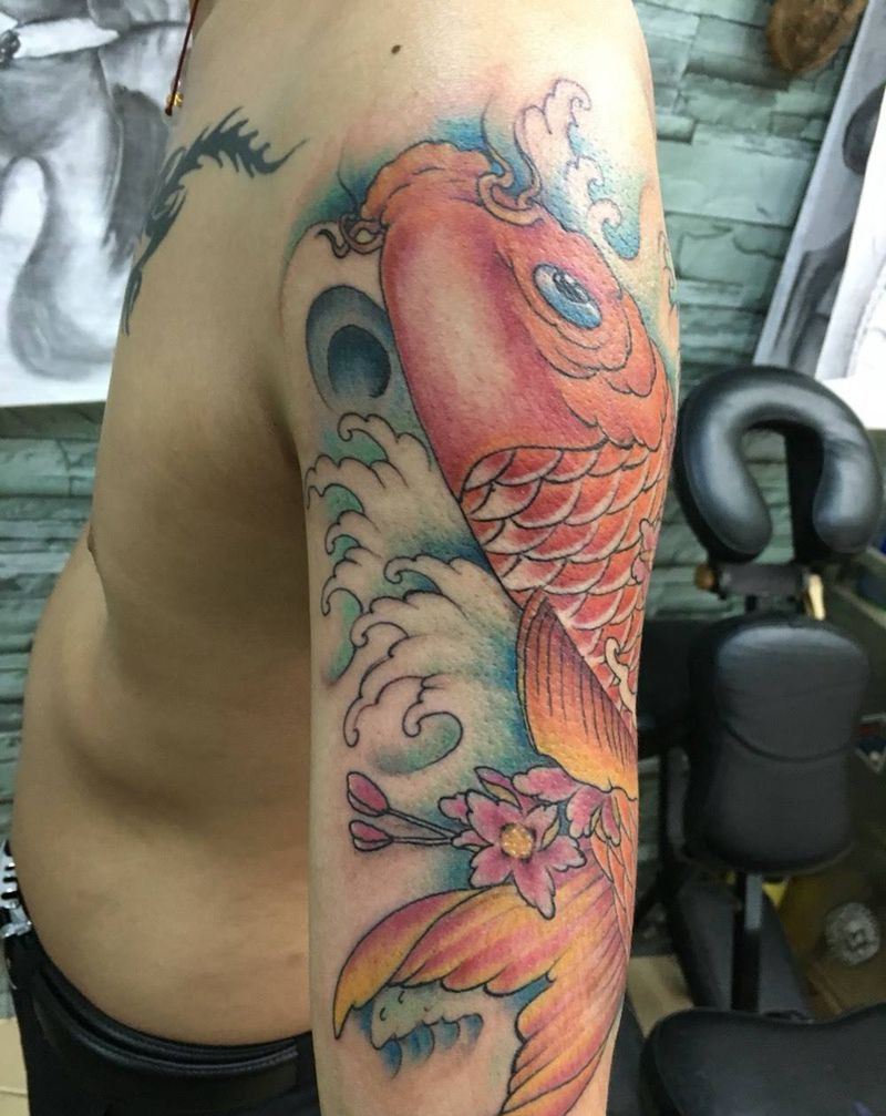 彩色鱼纹身图片_成品手臂传统纹身图案