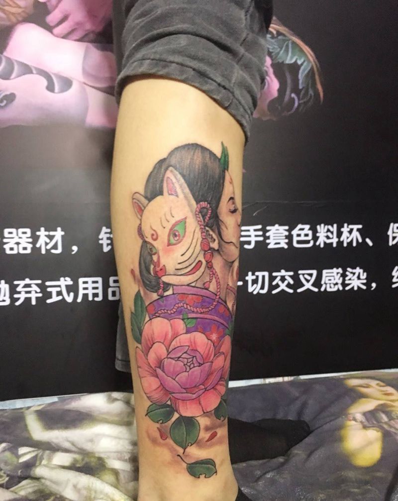 花姑娘纹身图片_腿部新传统纹身图案