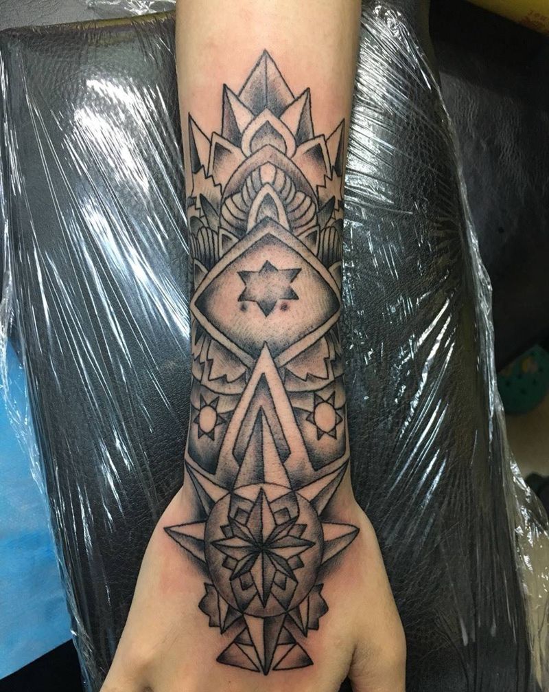 小臂纹身图片_成品手臂清新几何纹身图案