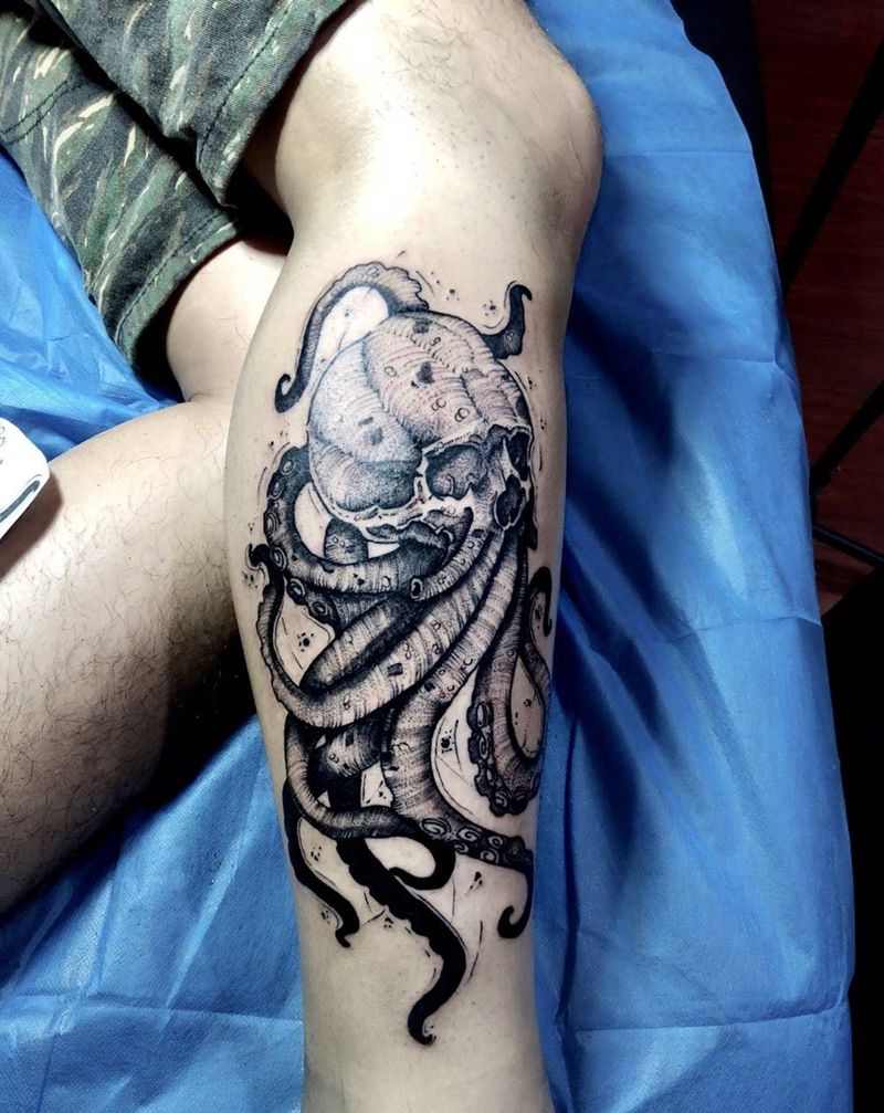 骷髅章鱼纹身图片_腿部点刺欧美写实纹身图案