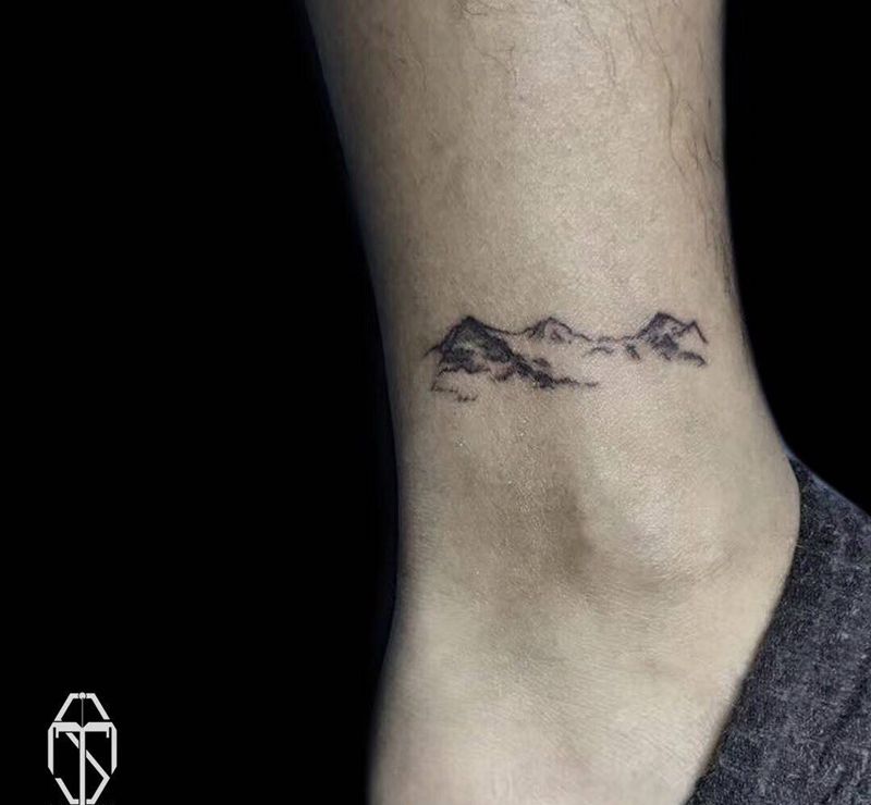 山纹身图片_脚部山纹身图案