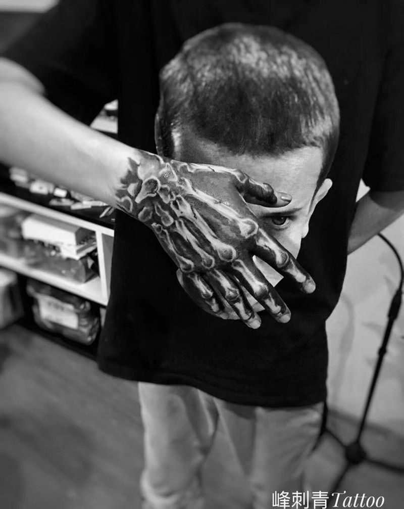爆手背纹身图片