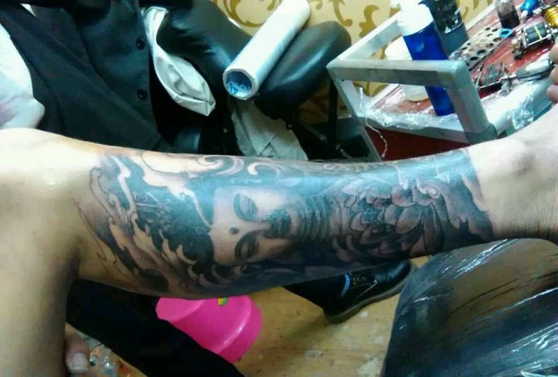 包小腿观音佛纹身图片