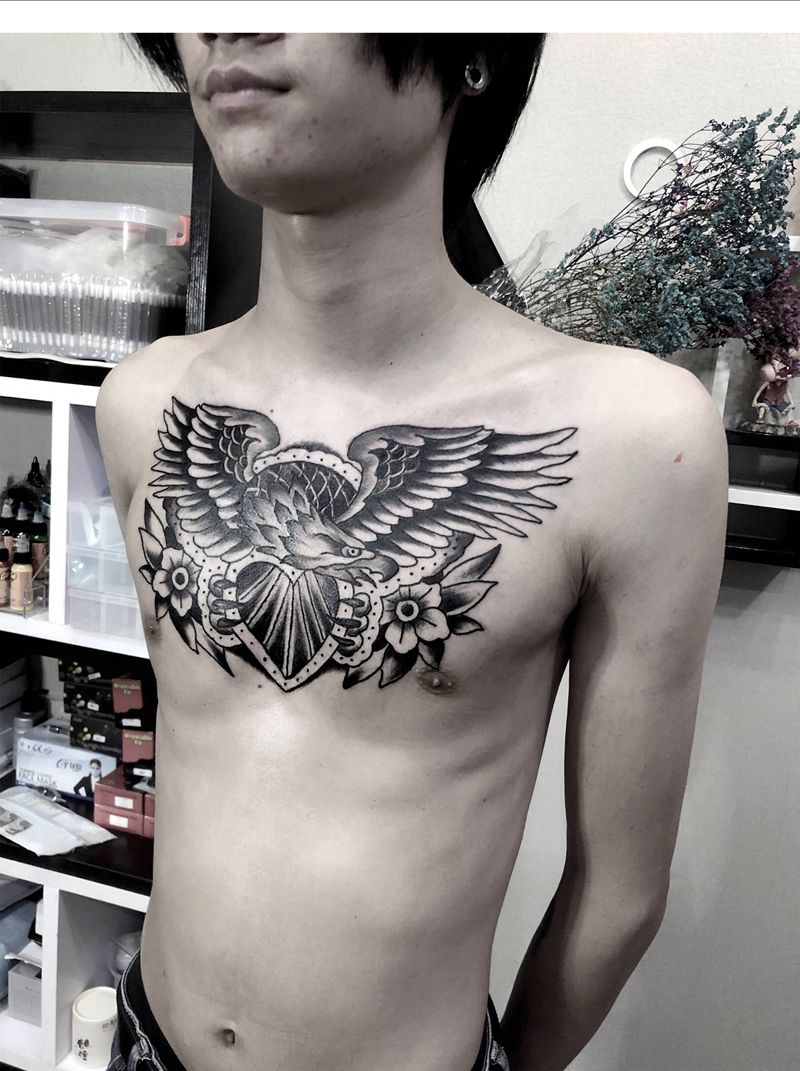 传统花胸纹身图片_胸部图腾纹身图案