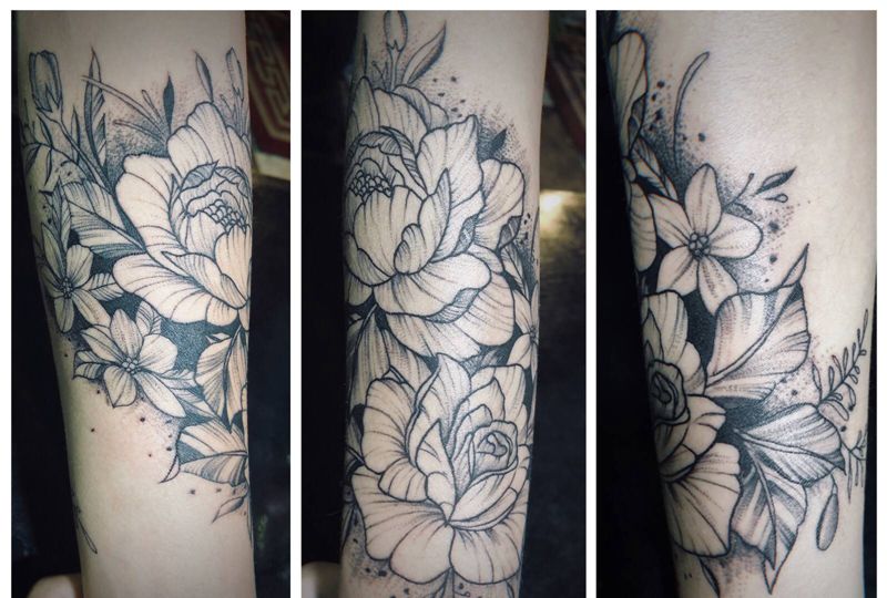 素花纹身图片_手部点刺纹身图案