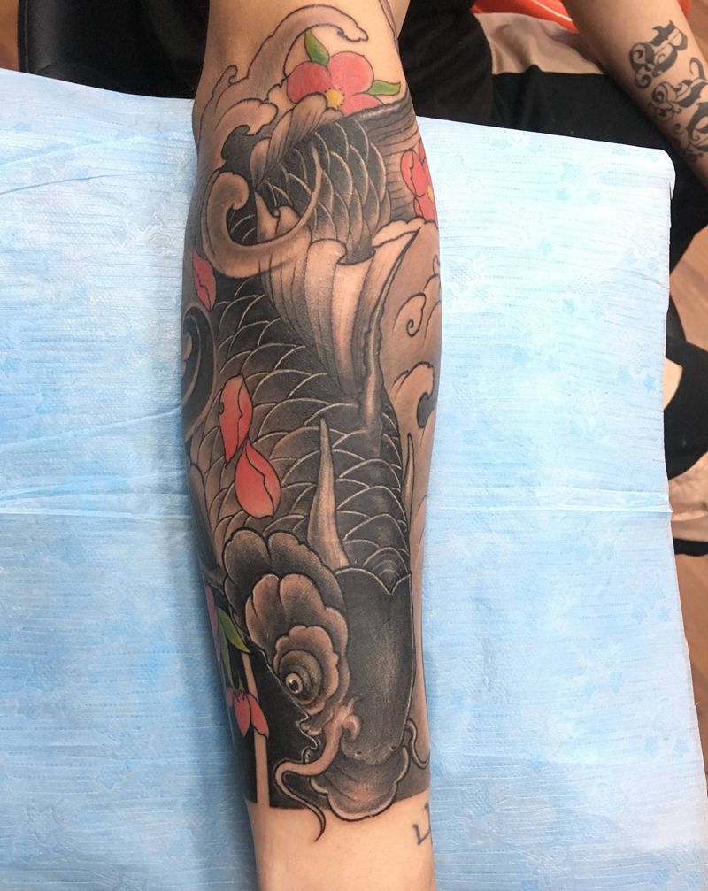 鲤鱼纹身图片_手臂纹身图案