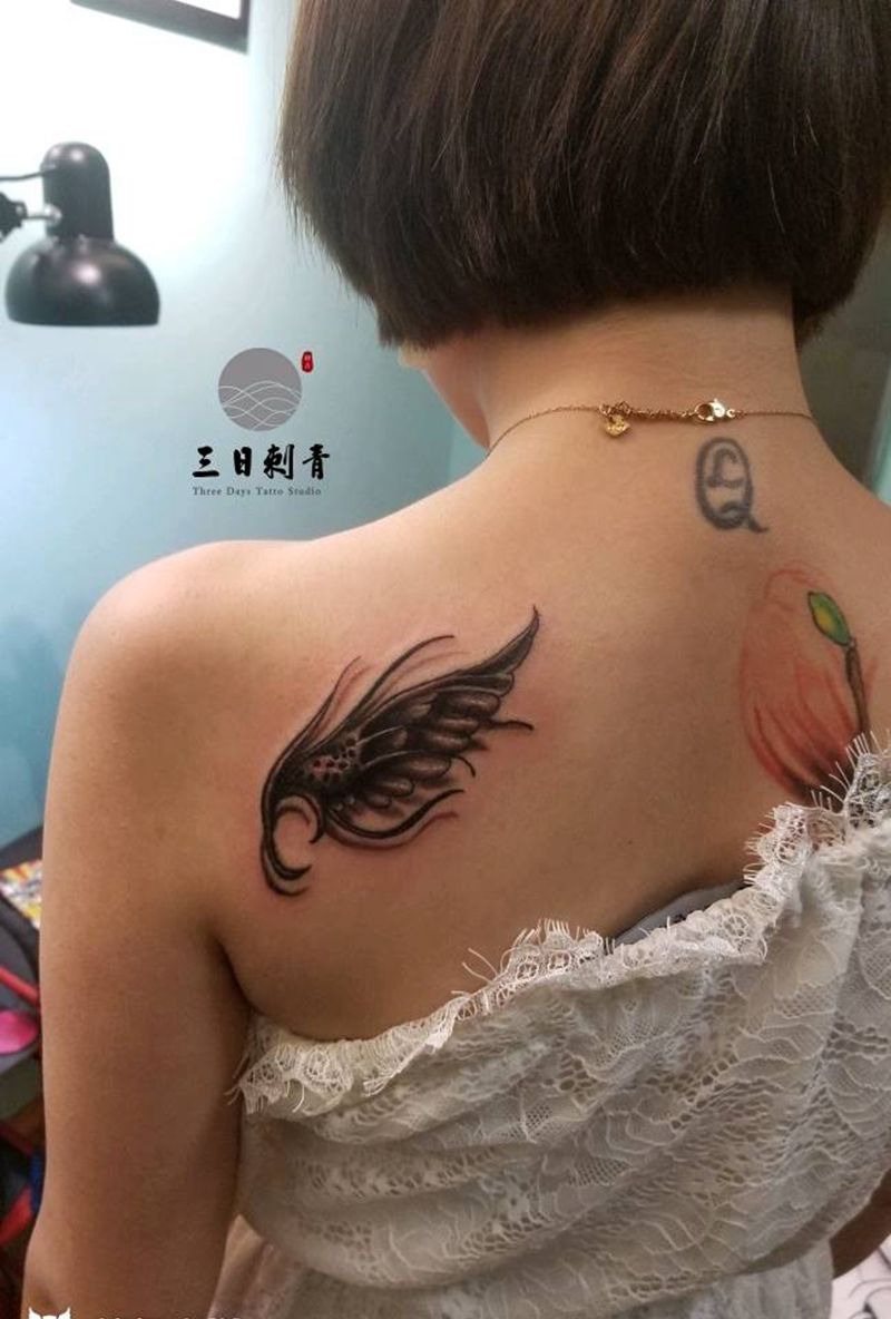 翅膀纹身图片