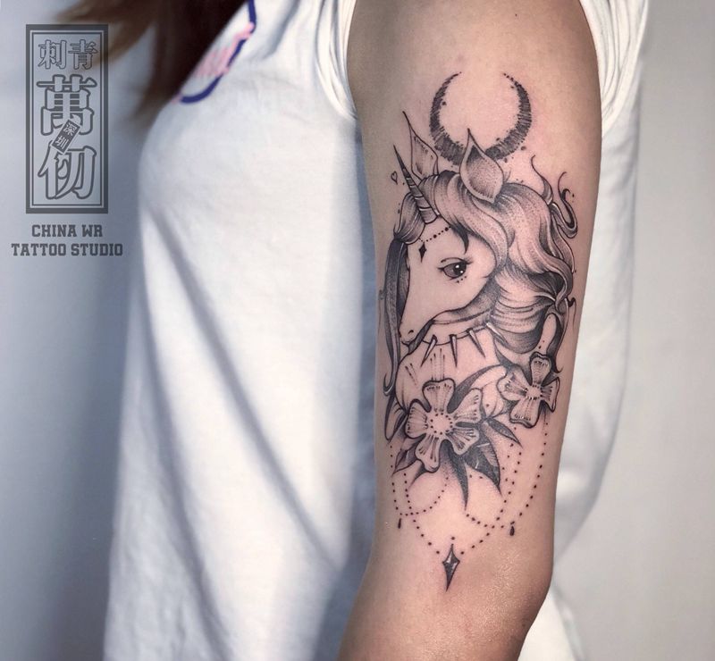 独角兽纹身图片_手部纹身图案